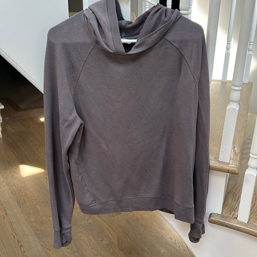 Athleta  slightly cropped hooded sweatshirt in grey (size M)